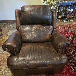 High Quality Leather Recliner With Nail Head Accents