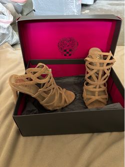 SANDY LANE VINCE CAMUTO HEEL