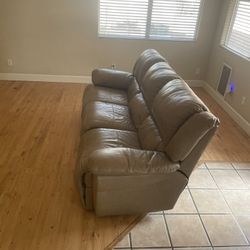 Electric Reclining Couch 