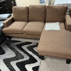 SMALL SECTIONAL $299