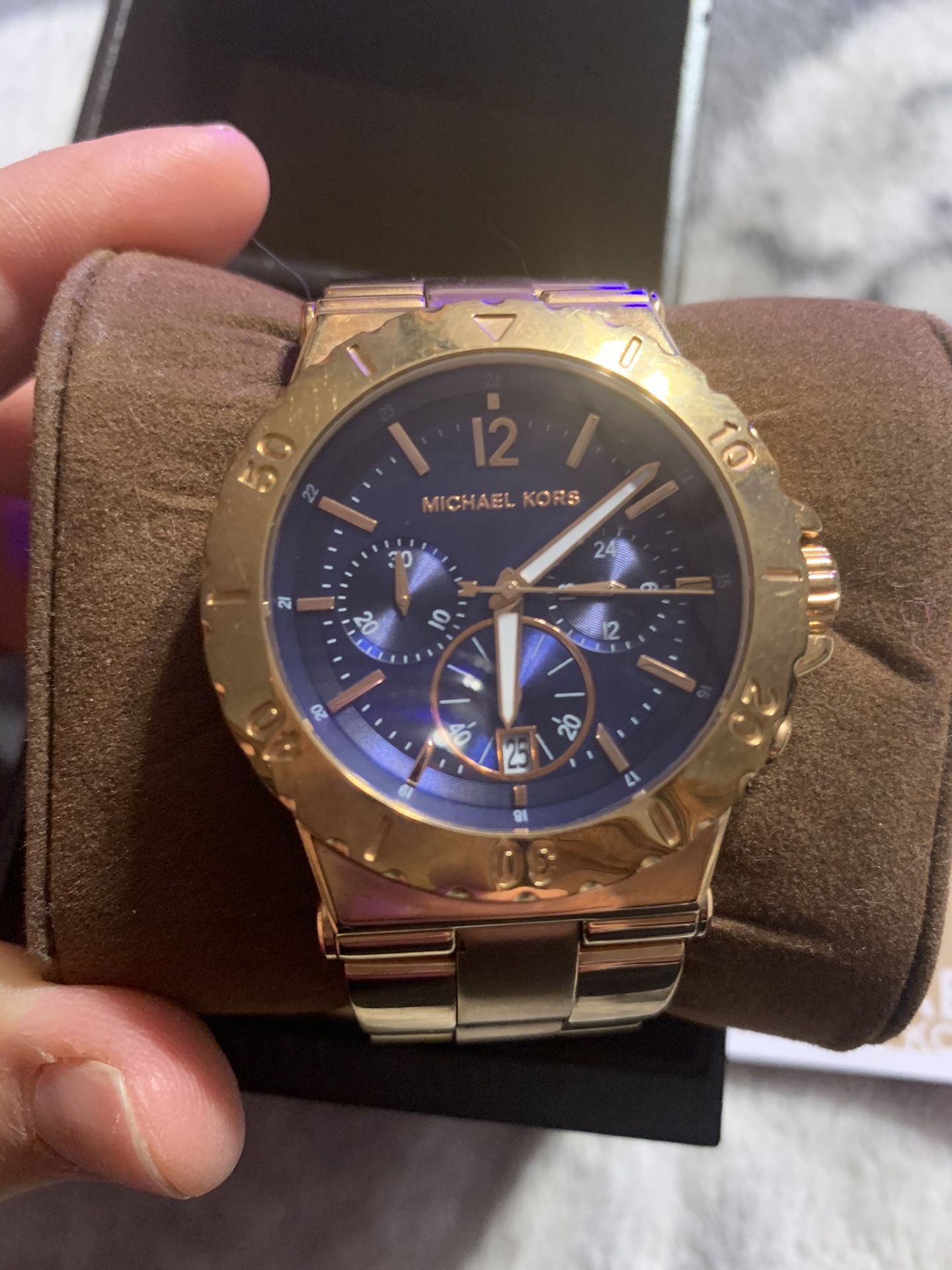 Michael kors watch excellent condition needs battery