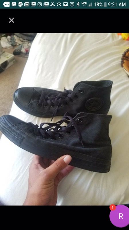 Black Converse Hightop Size 8