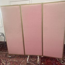 Accordion Privacy Wall On Wheels 