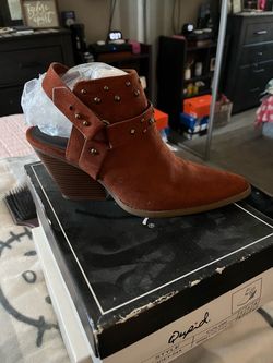Ankle boots open heel