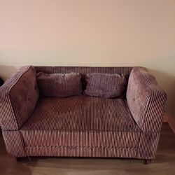 Vintage Purple Chaise Lounge With Pillows 
