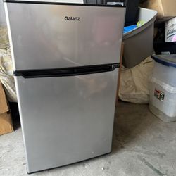 Mini Refrigerator 