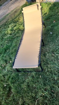 New Outdoor  Beige Lounge Chair Black metal