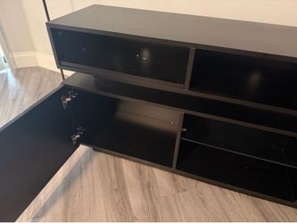 Entertainment center