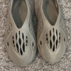 Stone Taupe Foam runners 