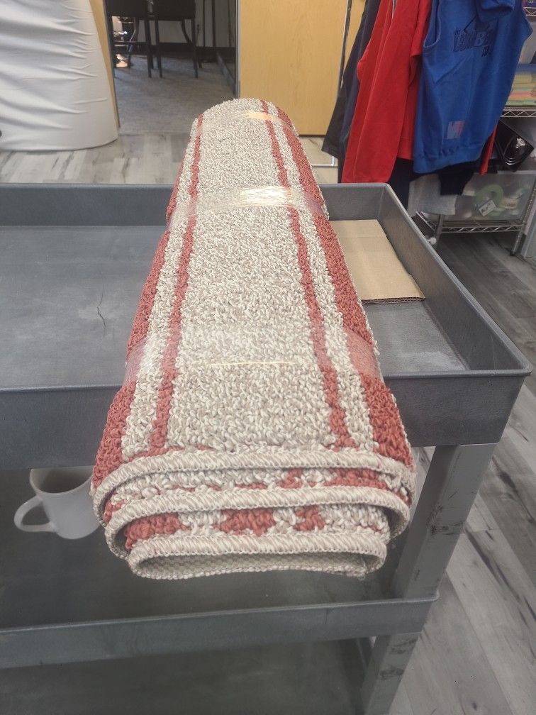 Mohawk Home Lexington Accent Rug for Sale in Irvine, CA OfferUp