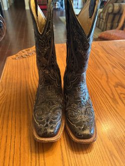 Ladies Corral cowboy boots 6.5