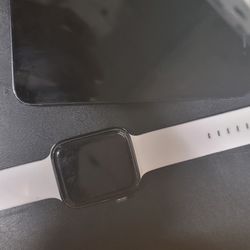 Iphone 12 Mini / Apple Watch Series 5 