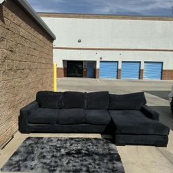 Sectional Couch w/ chaise