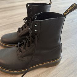 Dr.Martens 1460 Pascal Virginia Leather Boots