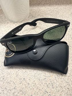 Ray-Ban New Wayfarer Sunglasses with Case