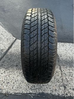 (1) 265/70R17 Dunlop Grandtek