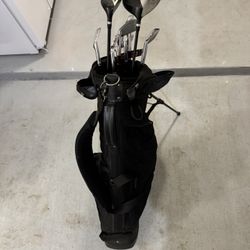 Right handed  Golf Clubs w/ bag