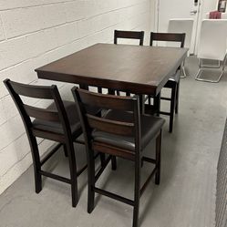 Square Dining Wooden Table  With 4 Chair