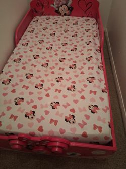 Minnie mouse toddler bed