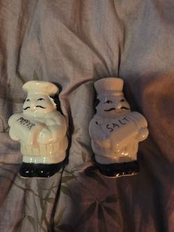 Chef salt pepper sugar