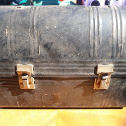 vintage metal lunchbox