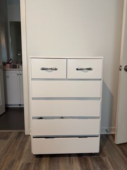 White 5-Drawer Vertical Dresser