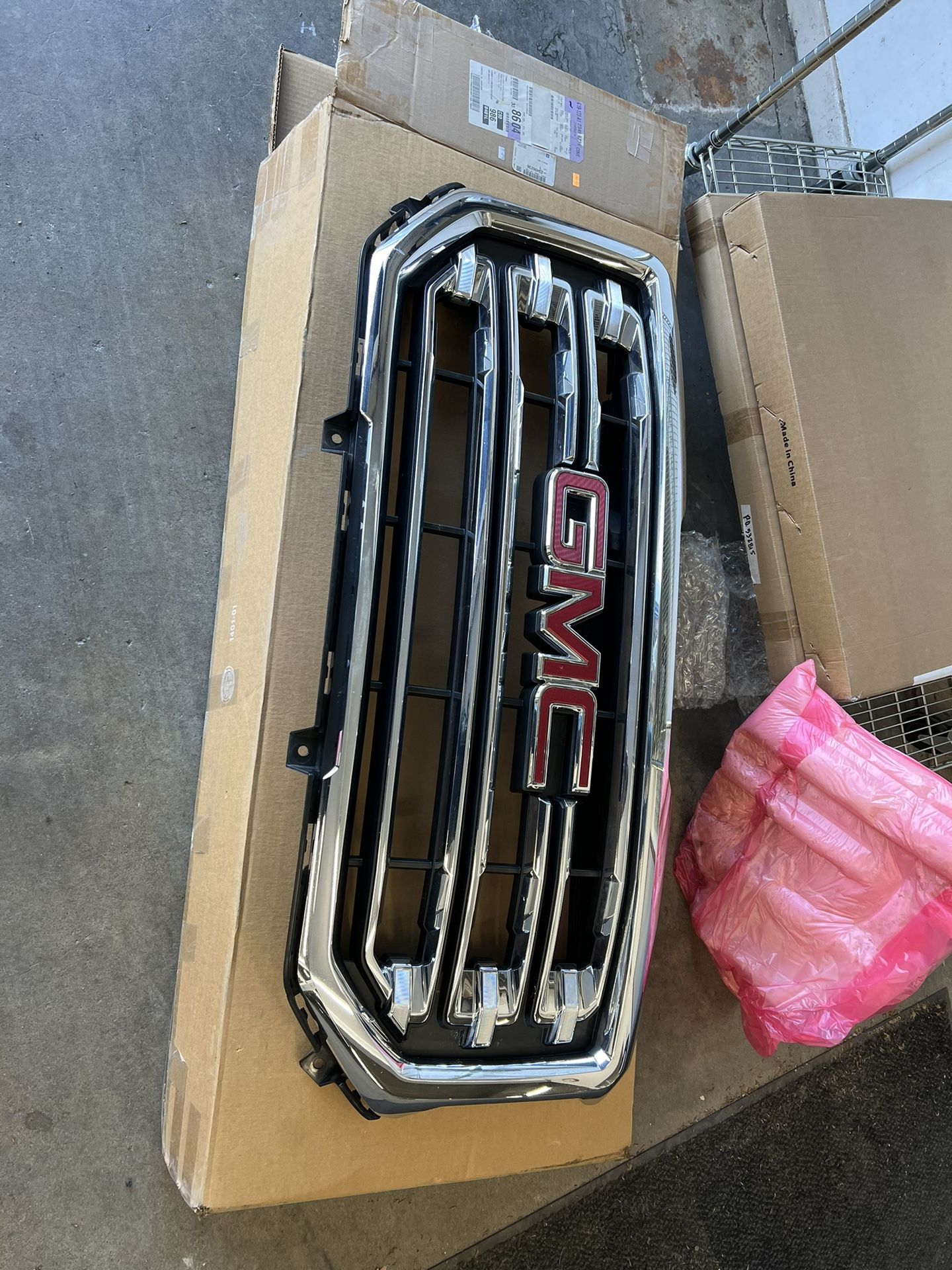 2016-2018 GMC Sierra Grille