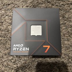 New AMD Ryzen 7 7700X 8-Core, 16-Thread Unlocked Desktop Processor. Shoot Me Offer!!