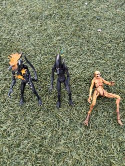 Hiya alien toys