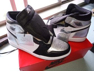 Air Jordan 1 Silver Toe **DS** With Hat To Match