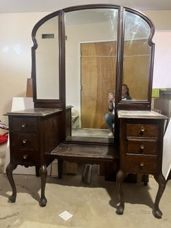 Vintage Tri-fold Vanity Dressing Table