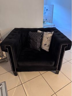 Set of 2 Modern Black Velvet Accent Chairs – Excellent Condition