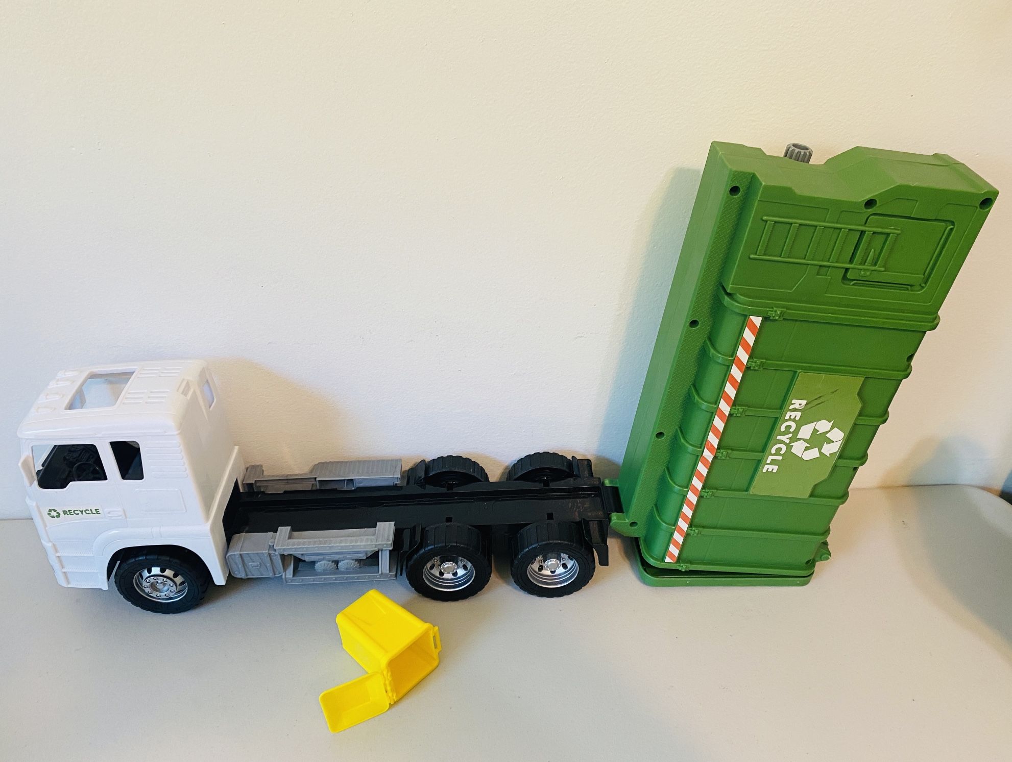 Kid connection cheap recycling truck