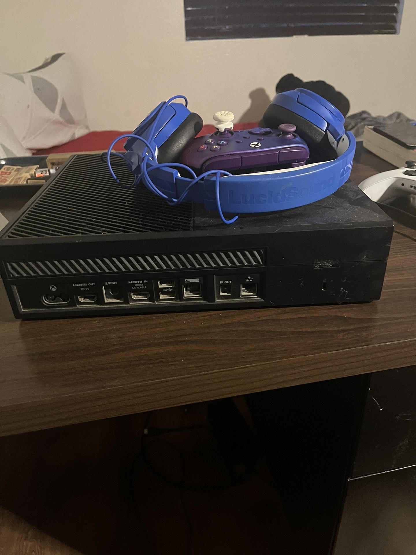 Xbox & Controllers w/ headset(SALE)