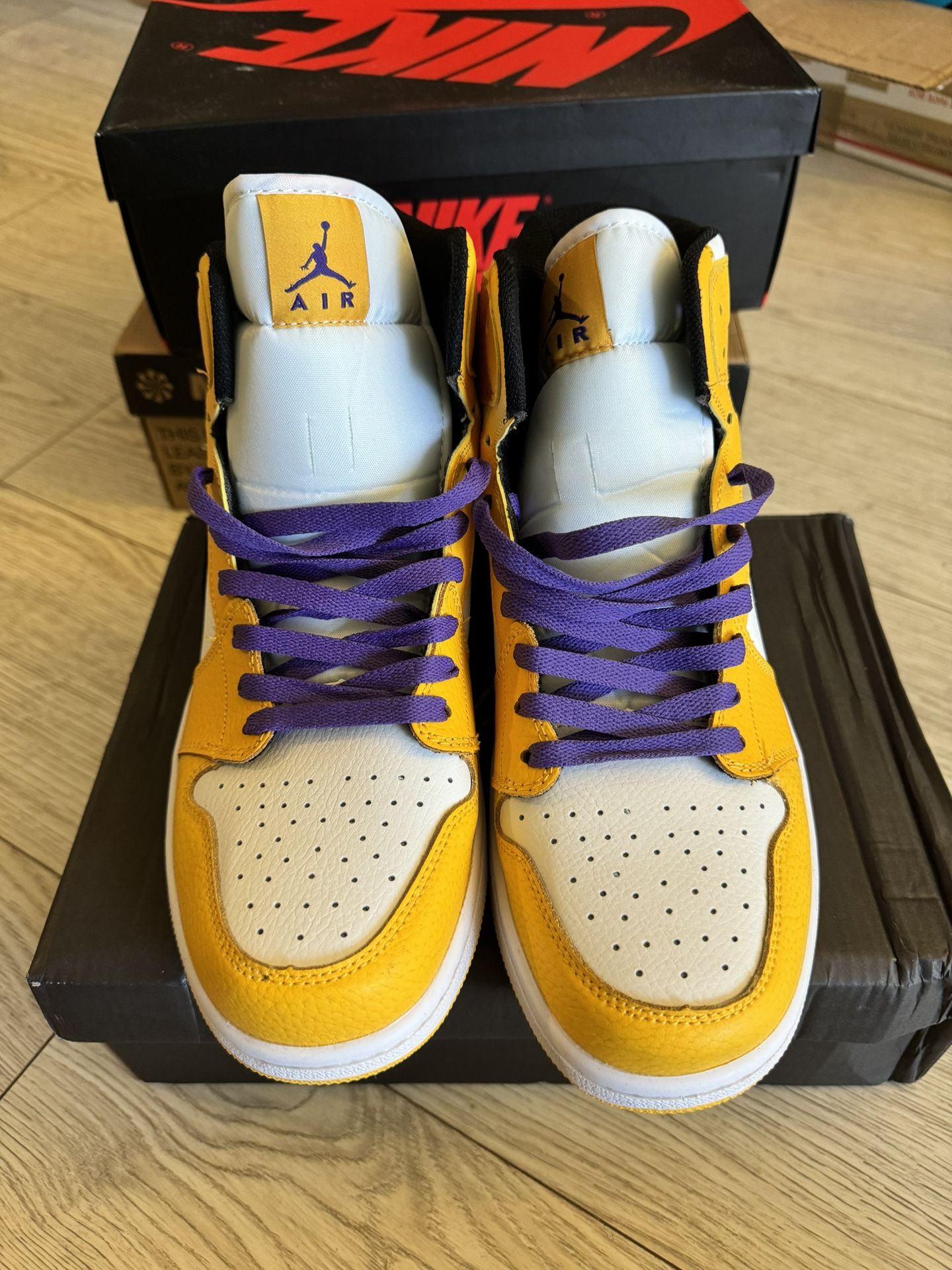 Air Jordan 1 Mid “ Lakers “