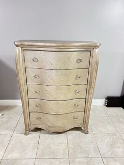 5 Drawer Dresser Antique