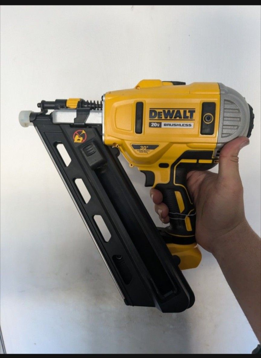 DeWalt cordless Framing Nailer for Sale in Glendale, AZ OfferUp