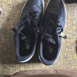 Black Nike Air Force 1