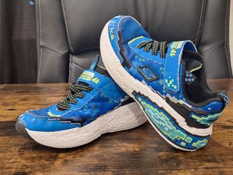 Boys shoes size 2 / Tenis de niño talla 2