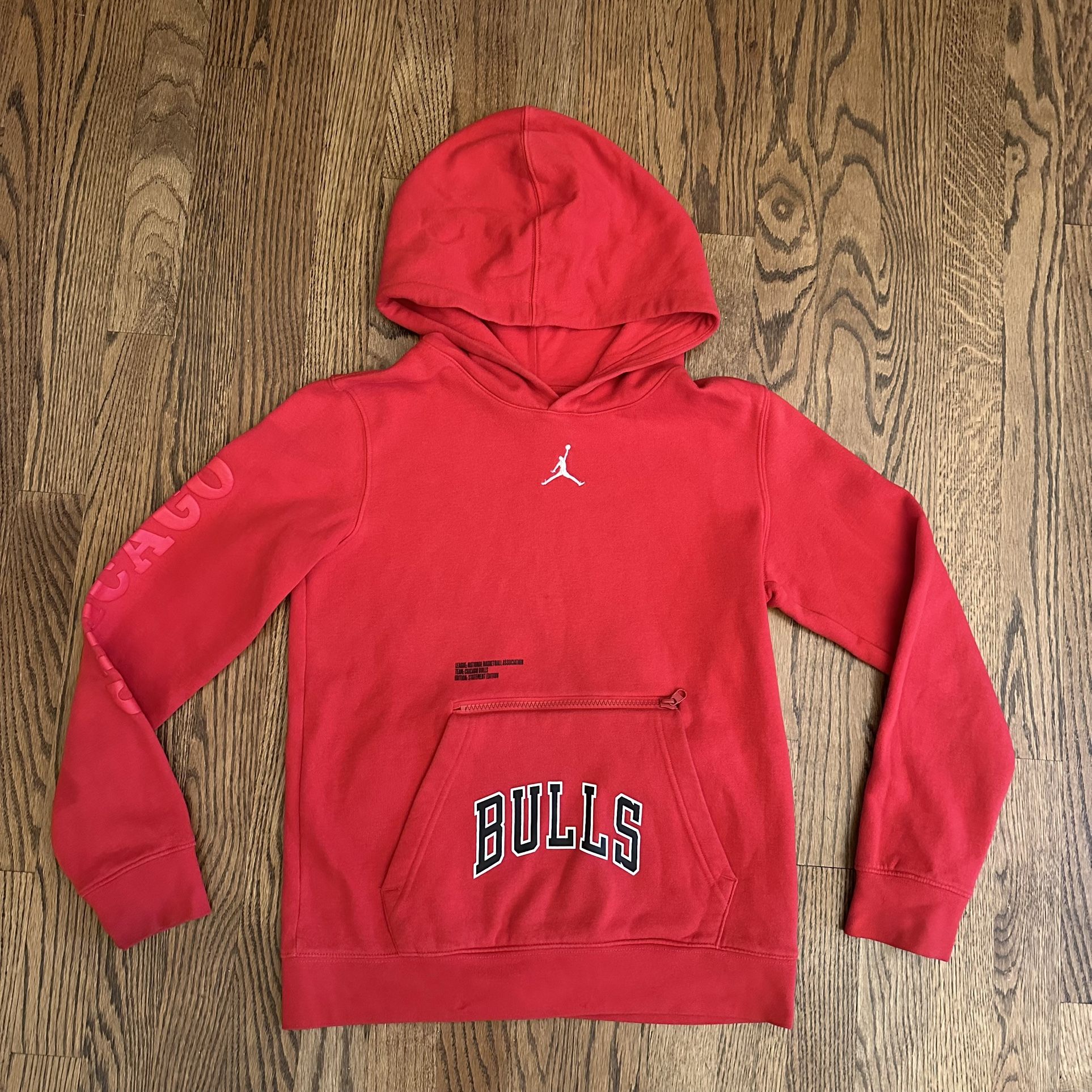 Youth Medium NBA Chicago Bulls Basketball Jordan Statement Courtside Hoodie Sweatshirt
