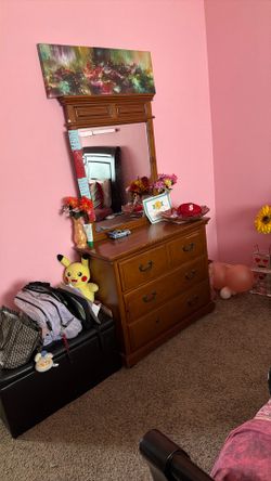 Dresser With Mirror
