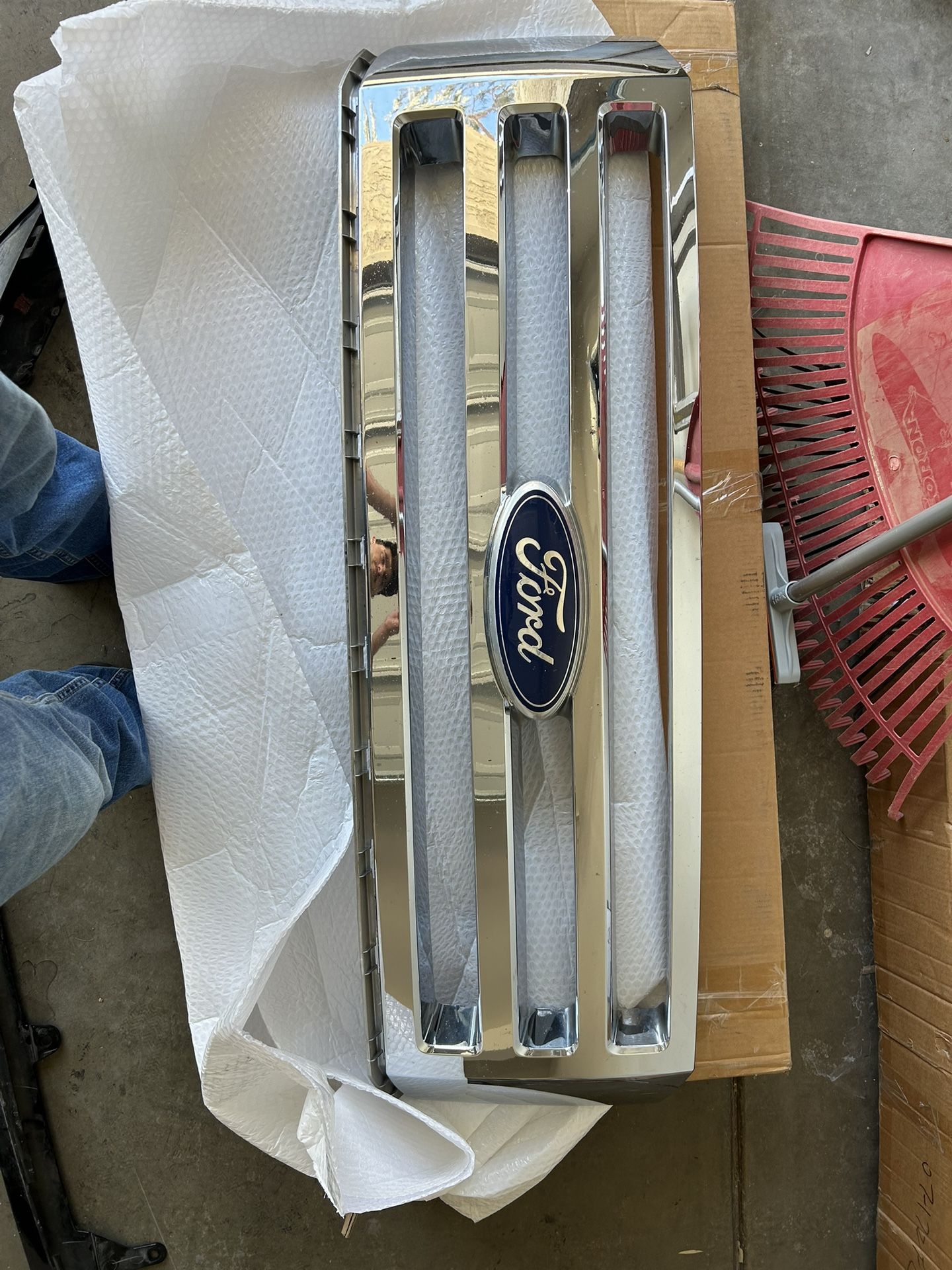 Ford Expedition Front Grille