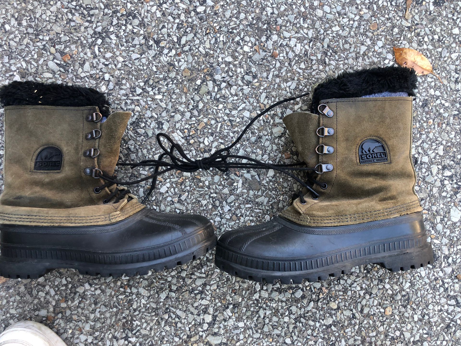 Sorel Fur lined suede and rubber boots, men’s size 8