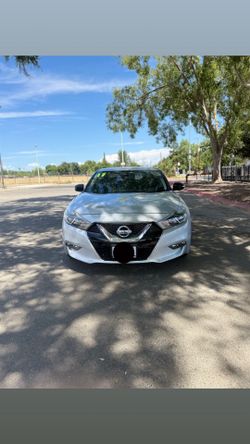 2017 Nissan maximum sv