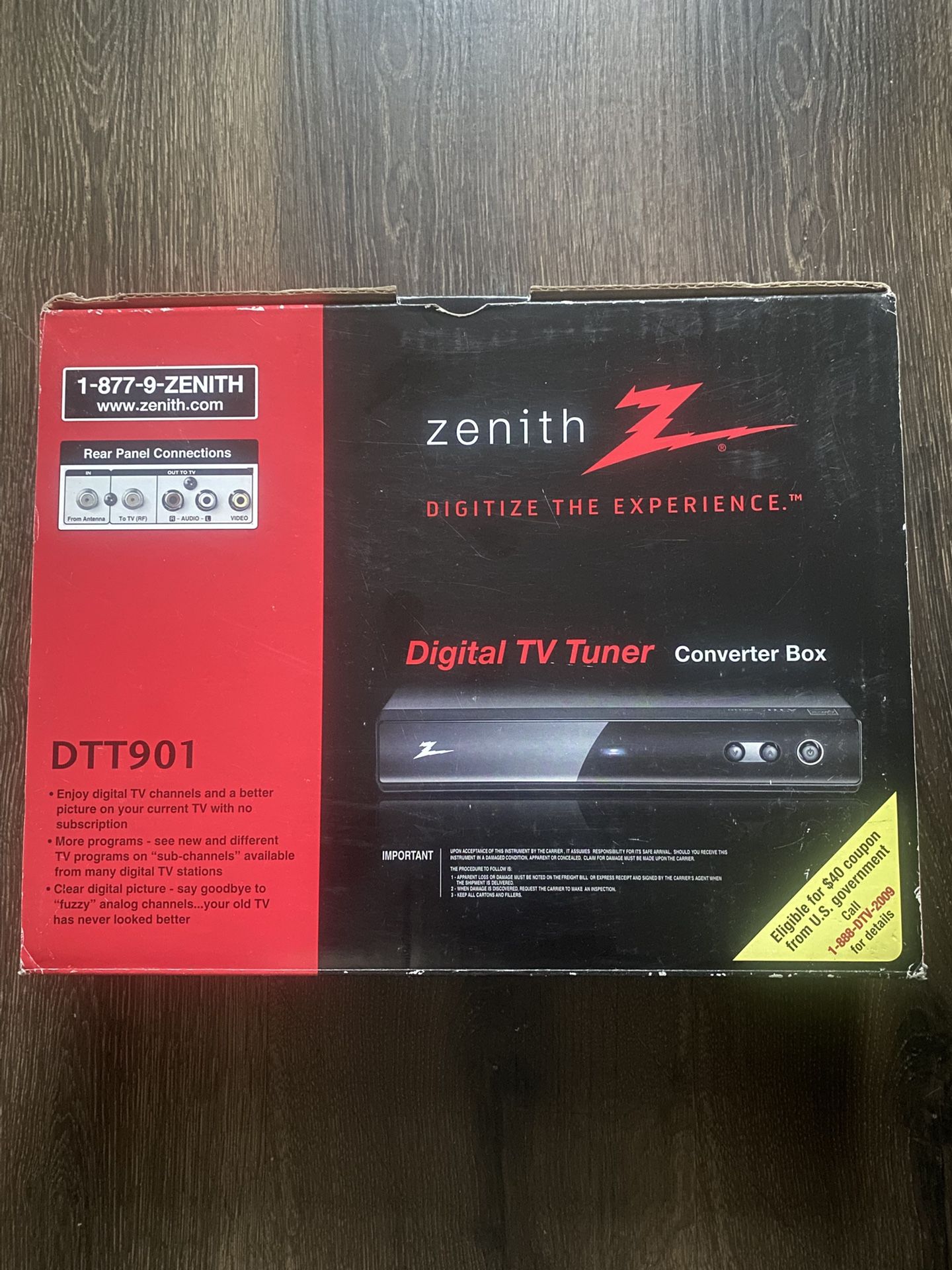 Zenith DTT901 Digital TV Converter Box – Works Great, Vintage TV Setup 📺