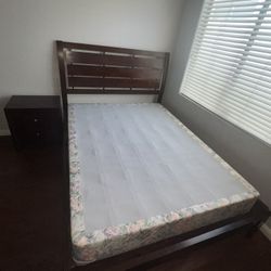 5 Piece Queen Brown Bedroom Set- Walker Furniture