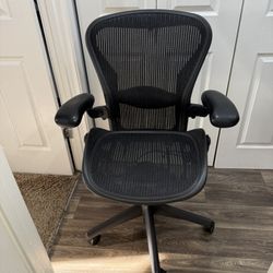 Herman Miller Aeron Office Chair ( SIZE B ) FULLY LOADED !!