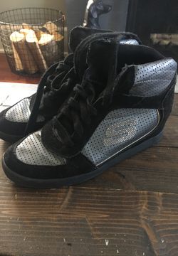 Sketcher platform heel sneaker- size 9