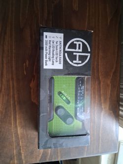 Emergency radio flashlight
