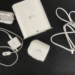 Arlo VMS5140-100NAS - 4K UHD Wire-free Security & 1 Camera